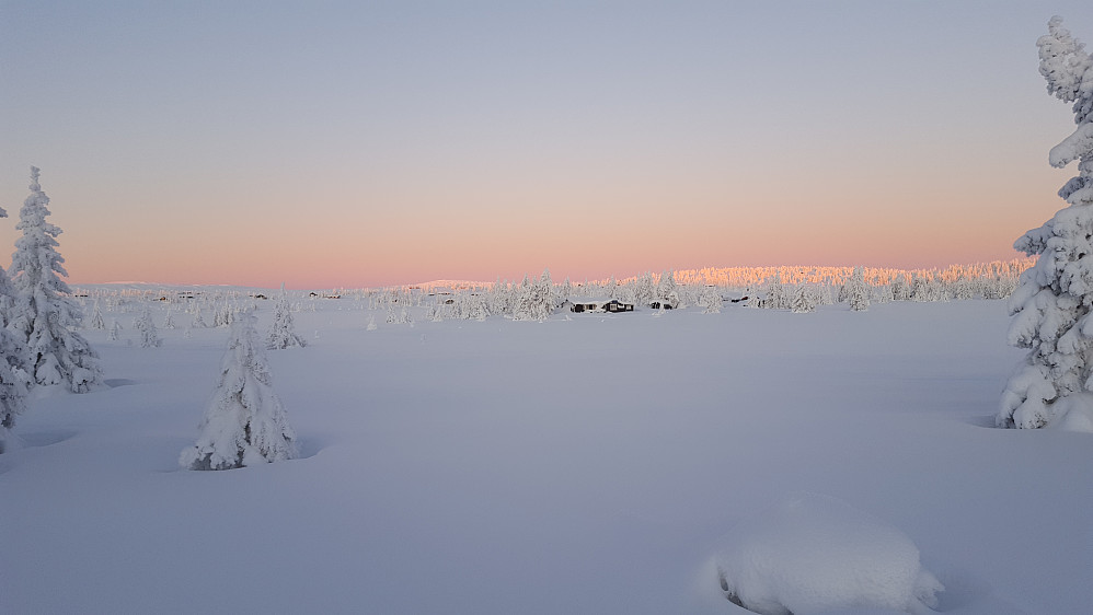 Solnedgang over Kriksfjell