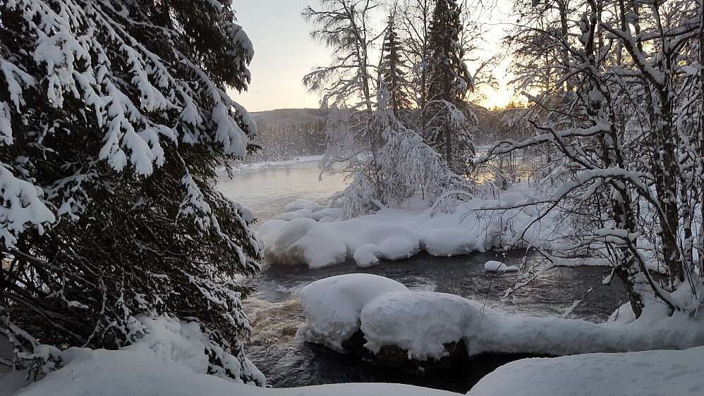Ved Øvstedalsfossen