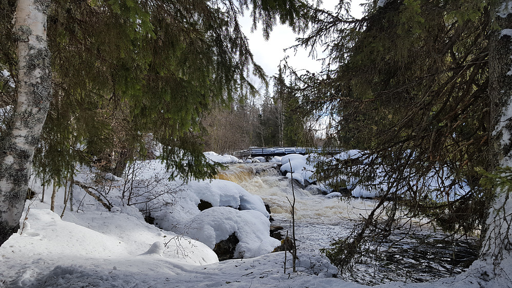 Ved Øvstedalsfossen