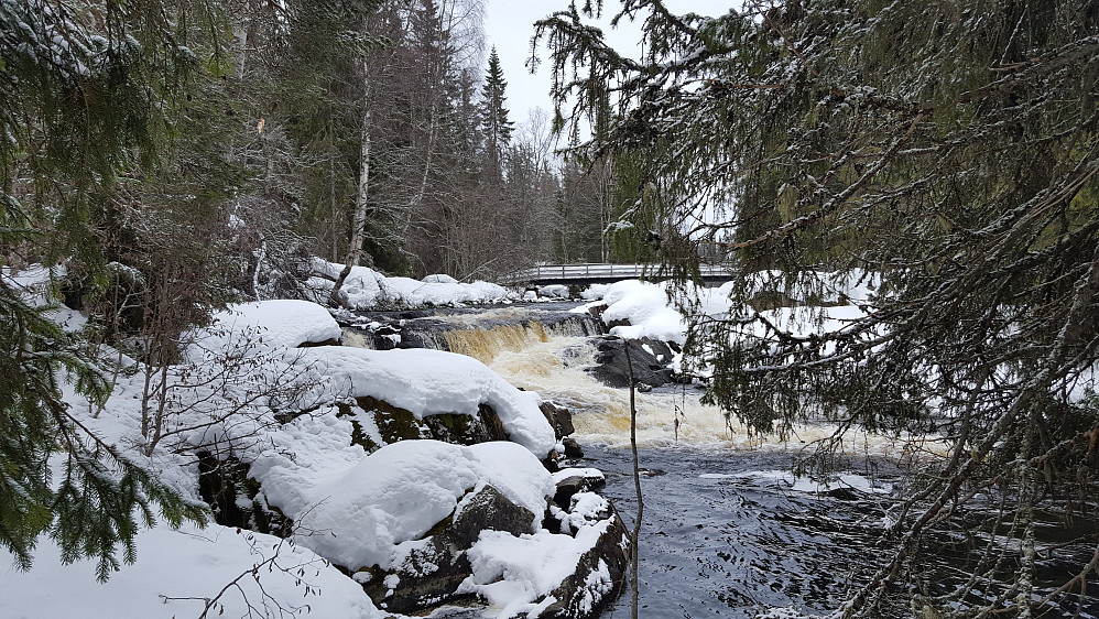 Ved Øvstedalsfossen