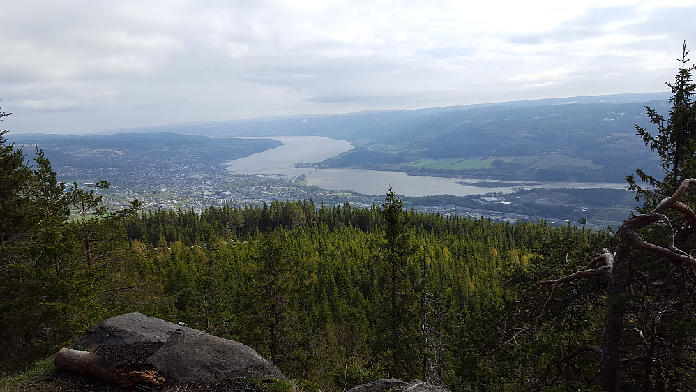 På utsiktspunktet nedenfor Balbergkampen