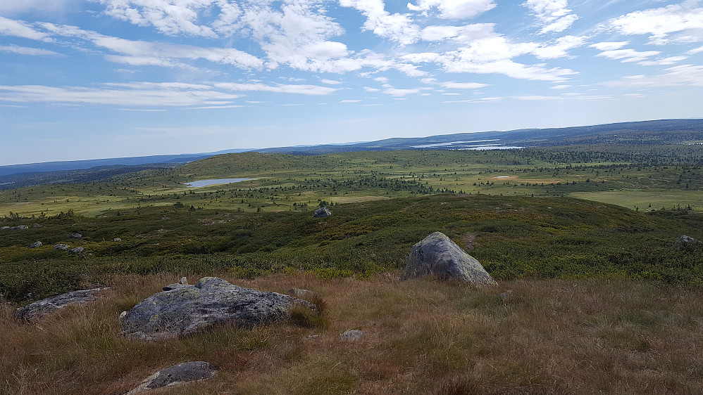 På Hitfjellet, mot Kriksfjell ogSjusjøen