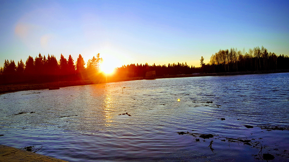 Solnedgang ved den nye demningen