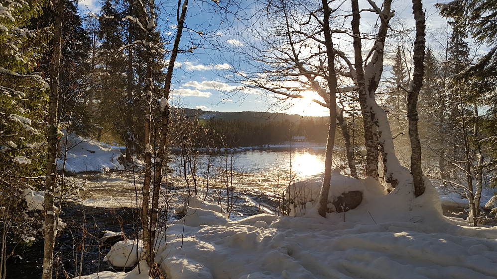 Ved Mesnaelva, Øvstedalsfossen