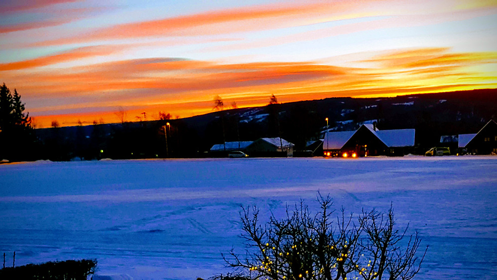 Nok en nydelig solnedgang i heimen