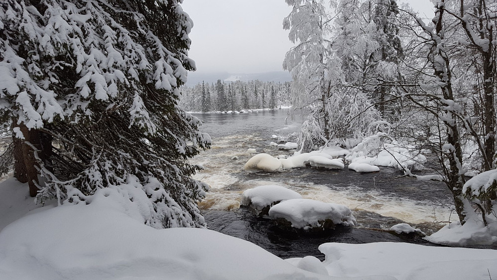 Ved Øvstedalsfossen