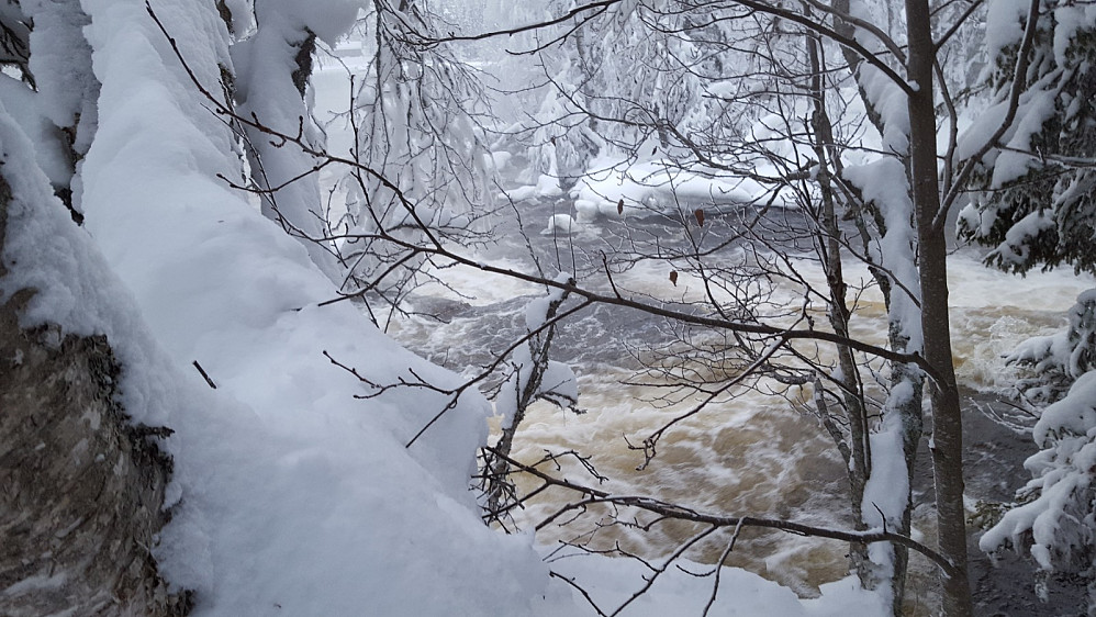 Ved Øvstedalsfossen