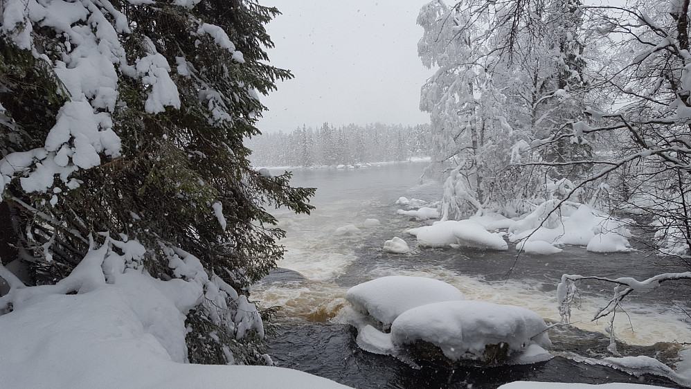Mesnaelva ved Øvstedalsfossen