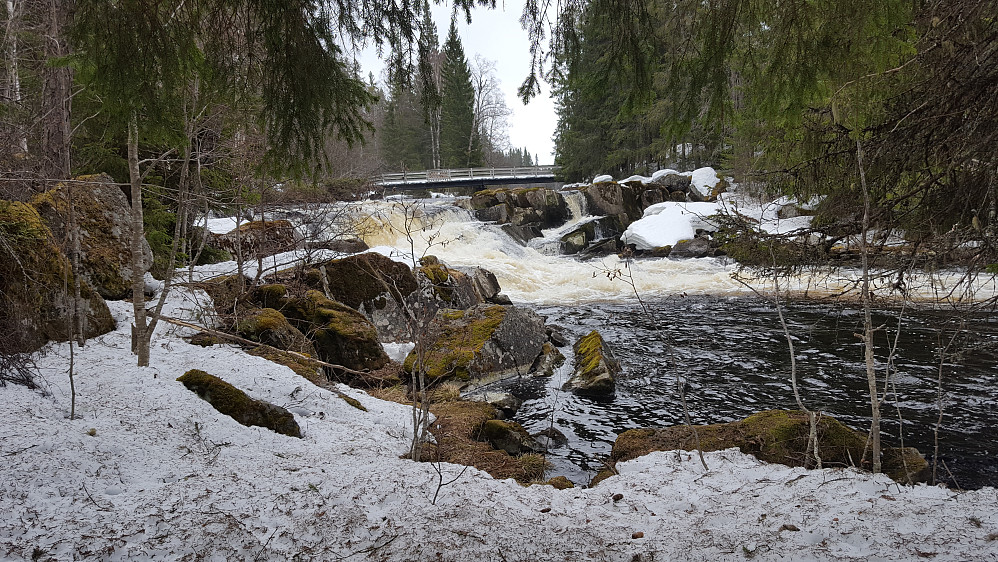 Mesnaelva, Øvstdalsfossen