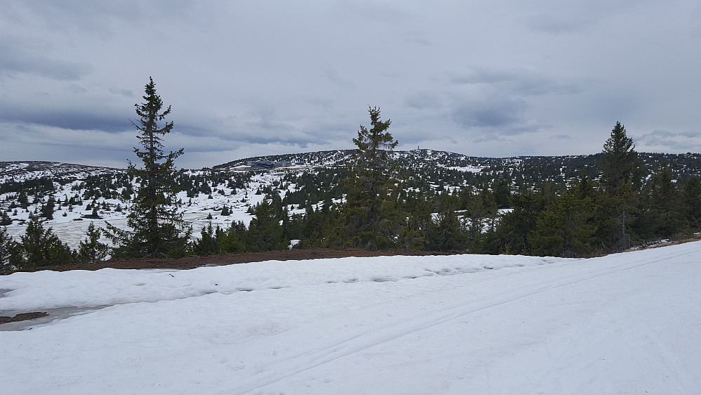 Ved parkeringslomme der råket går til Reinsfjellet