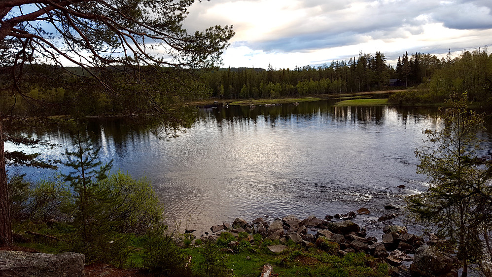 Ved Øfstdalsfossen