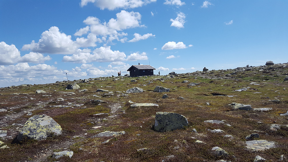 På Nevelfjell, folksomt der i dag
