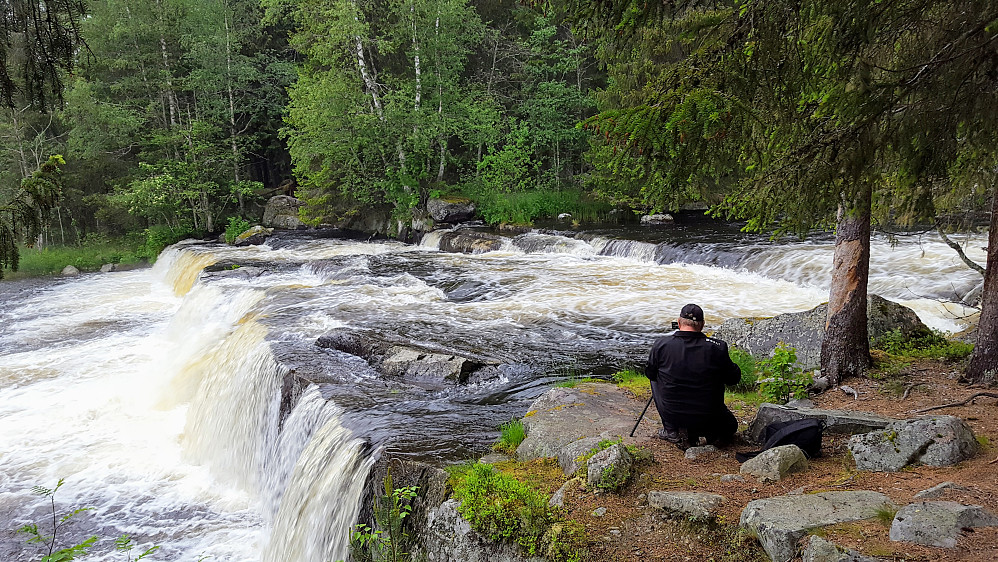 Ved Øfstdalsfossen
