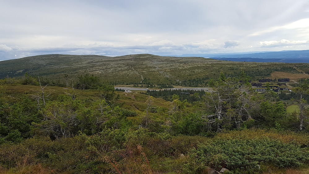 På Hafjell, mot Slåsæterfjellet og Nevelfjell

