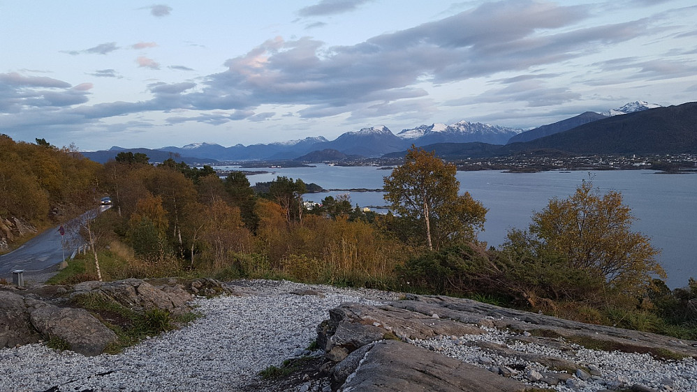 Litt ovenfor Fjellstua