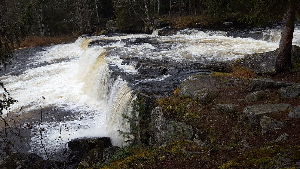 Øfstdalsfossen
