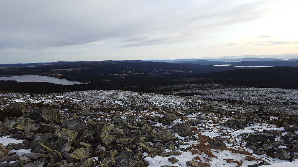 Ved hytta på Nevelfjell, mot Nordseter