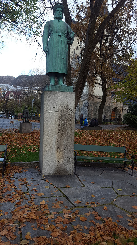 Statue av Snorre Sturlason