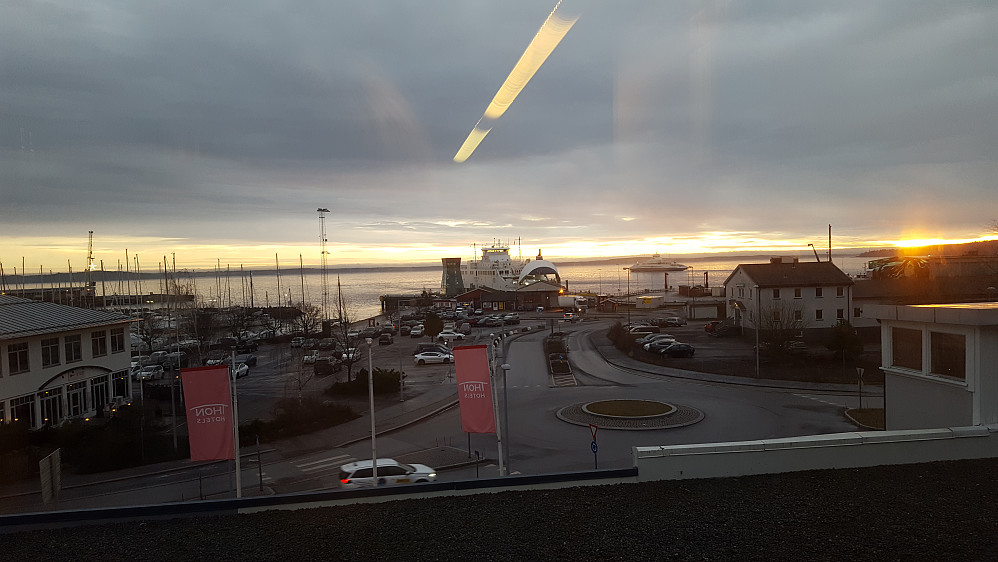Ut av hotellvindu senere på dagen
