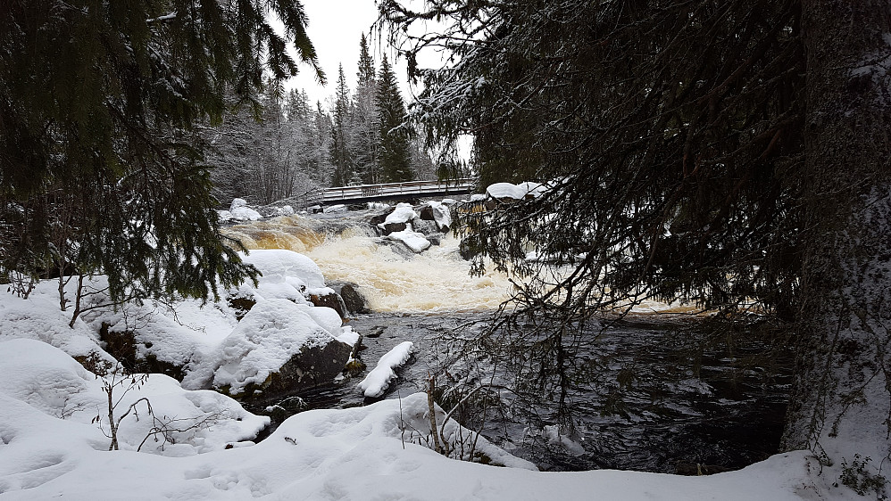Mesnaelva ved Øfstdalsfossen
