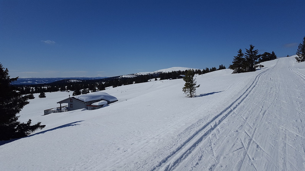 Ved Løvisåsen, ser mot Nevelfjell