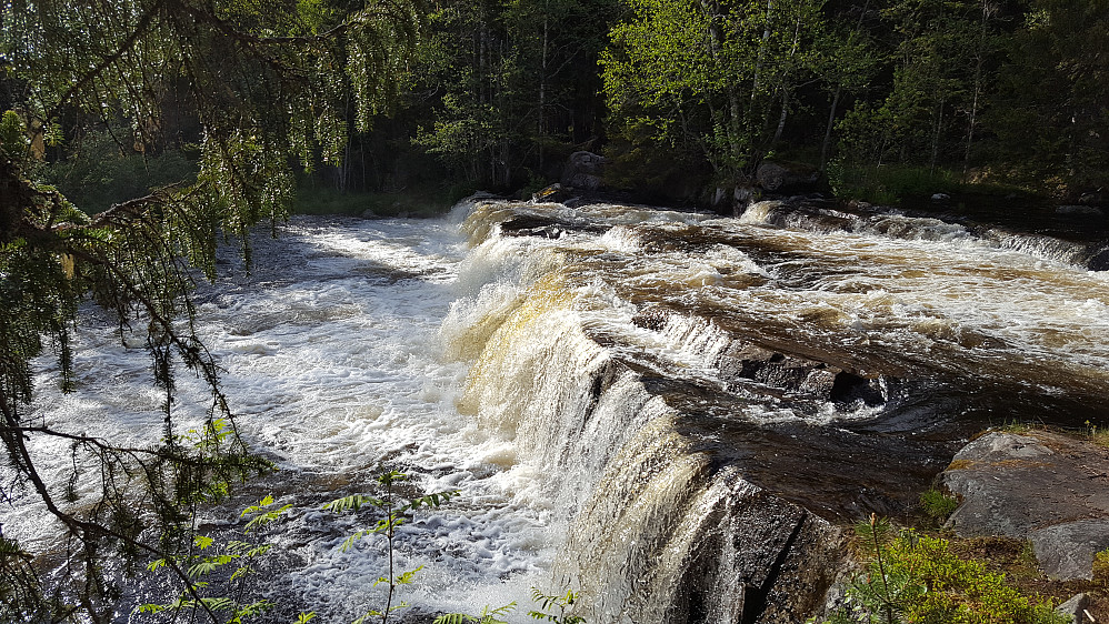 Øfstdalsfossen

