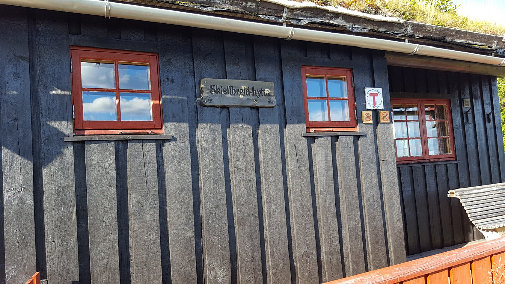 Skjellbreidshytta