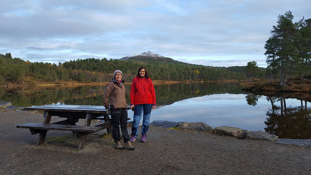 Marit og Anne Marit ved Øverlandsvatnet