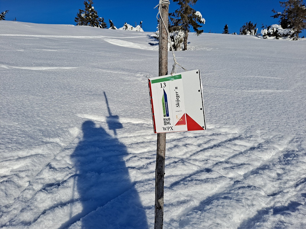 Skijeger’n  litt nedenfor Steinvikfjellet
