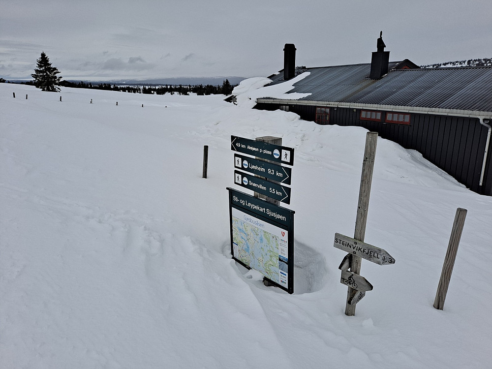 Mye snø ved Gjesbuåsen