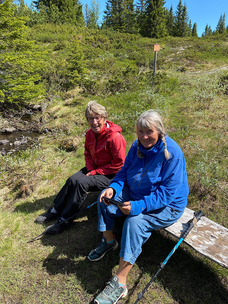 Marit og jeg ved rasteplassen