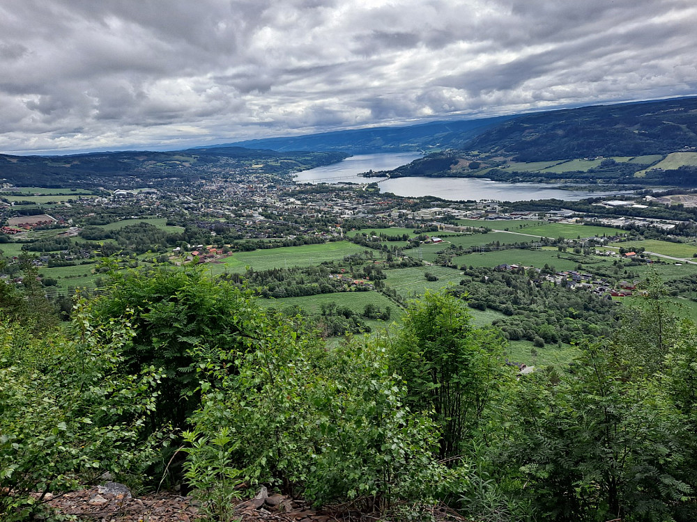 På vei ned, utsikt over Lillehammer