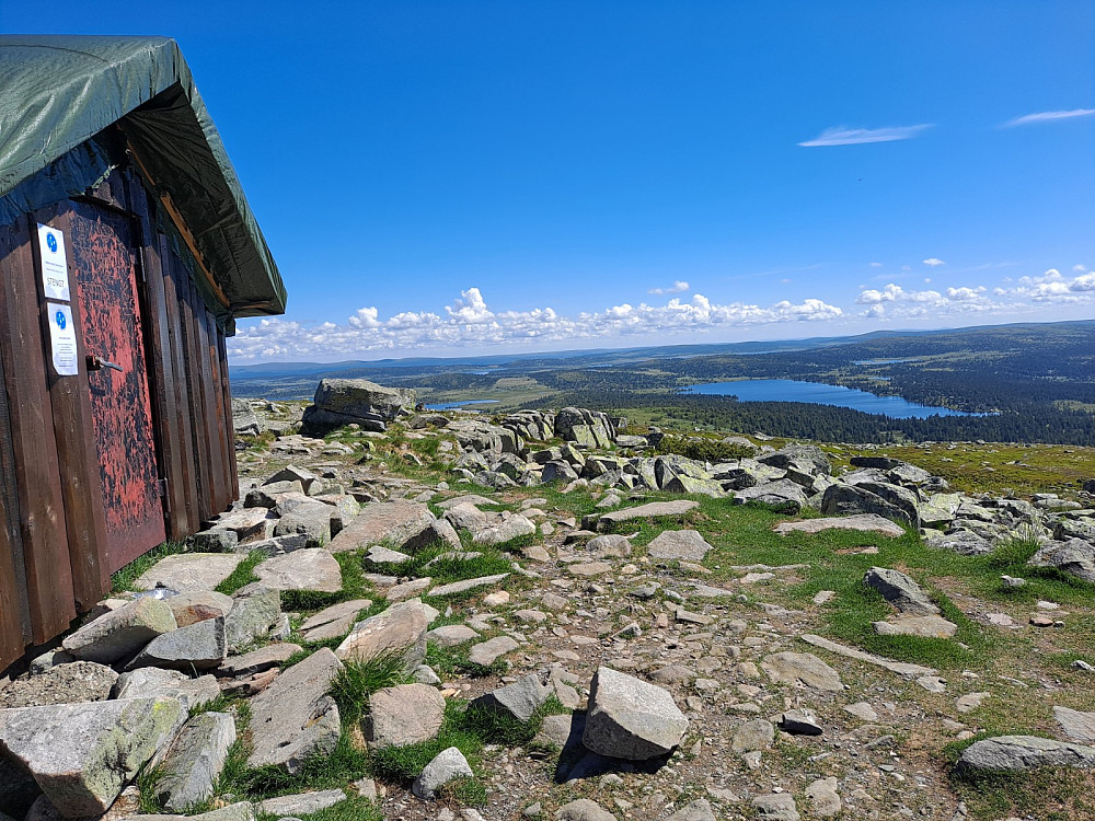 Ved hytta på Nevelfjell