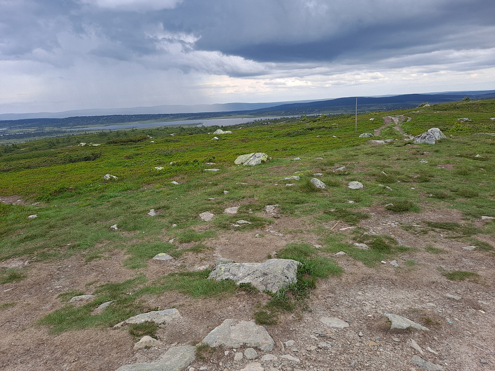 På Lunkefjell regn på Østsida av Åstdalen