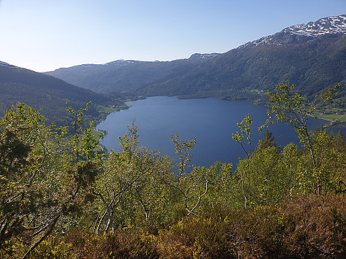Utsikt mot Hestadfjorden på veg opp