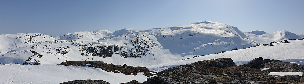 utsikt frå toppen av Knausen mot Geitebotsfjellet