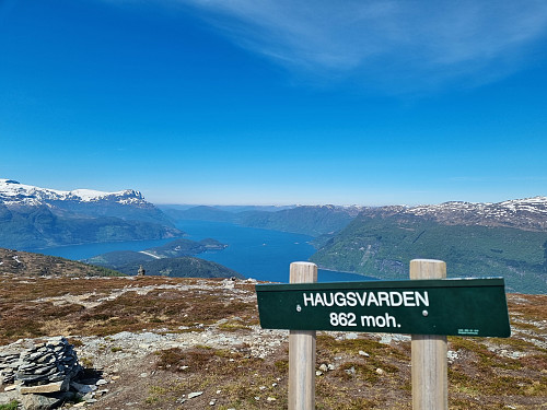 Utsikt frå Haugsvarden vestover