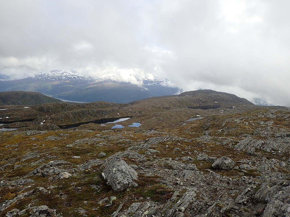 Midthjellsvatnet og Bukkevatnet