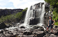 What a nice waterfall (Fjellfossen), high above Indre Haugsdalen?!  Nice! :-)