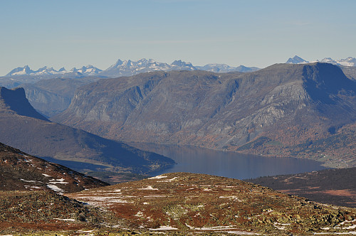 Mot Jotunheimen og Skutshorn.