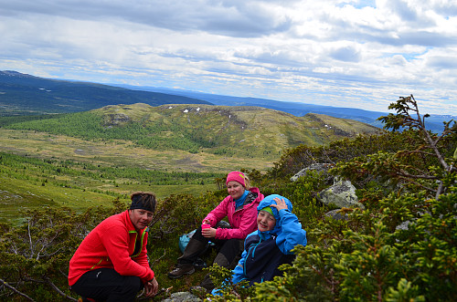 Lunsj, med Gravfjell i bakgrunnen.