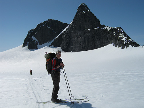 På Stølsmaradalsbreen mot Stølsmaradalstind
