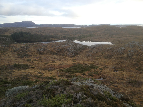 Fra Aurfjellet mot Kigjavatnet, Geithaug og Bokn