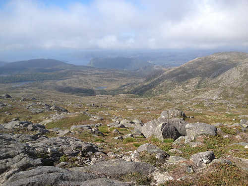 Mot bl.a. Borgøy og Gråfjellet