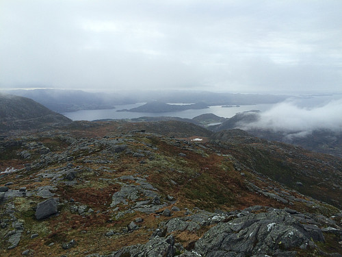 Frå Vikastakken mot Høgsfjorden med bl.a. Ådnøya