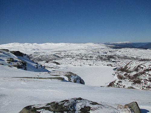Fra Skåro, hylla opp til Bordfjellet, mot Grindheimsvatnet