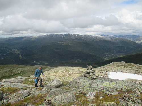I fint driv med utsikt bakover mot Raundalen