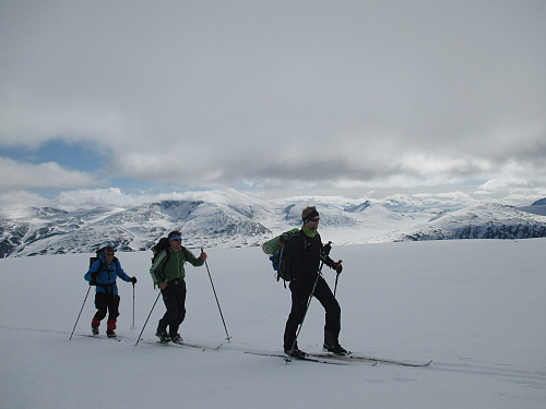 På vei mot Styggebreen med utsikt mot bl.a. Glittertind og Ryggehø