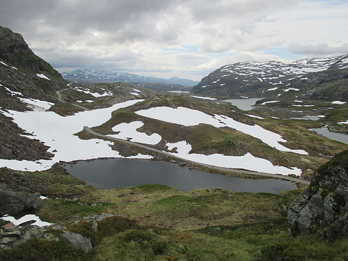 Snøfenner stenger vegen