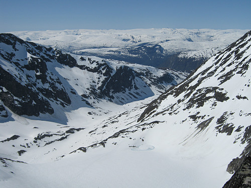 Fra Austre Ringstind mot Ringsbreen og -dalen
